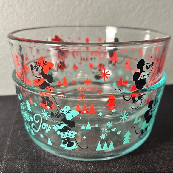 Two Mickey And Minnie Pyrex Bowls No Lids - Picture 4 of 5